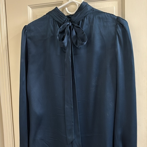 Veronica Beard navy silk blouse with back tie - Picture 4 of 5